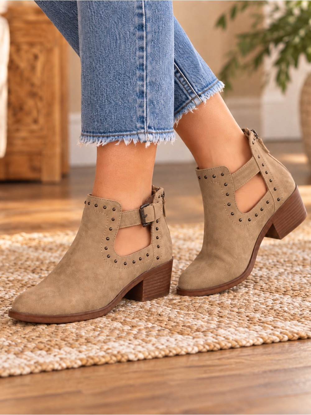 Seven7 Mr Stokley Women’s 8 Tan Studded Cutout Ankle Boots Western Boho